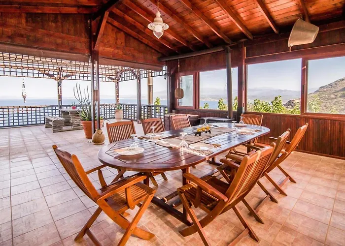 Villa Akrolithos With Private Pool